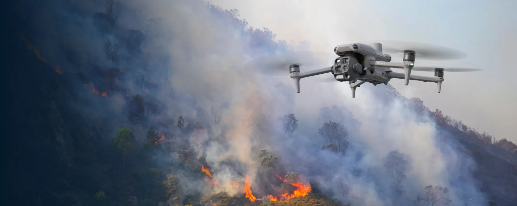 Termal kamerayla orman yangını takibi yapan DJI drone