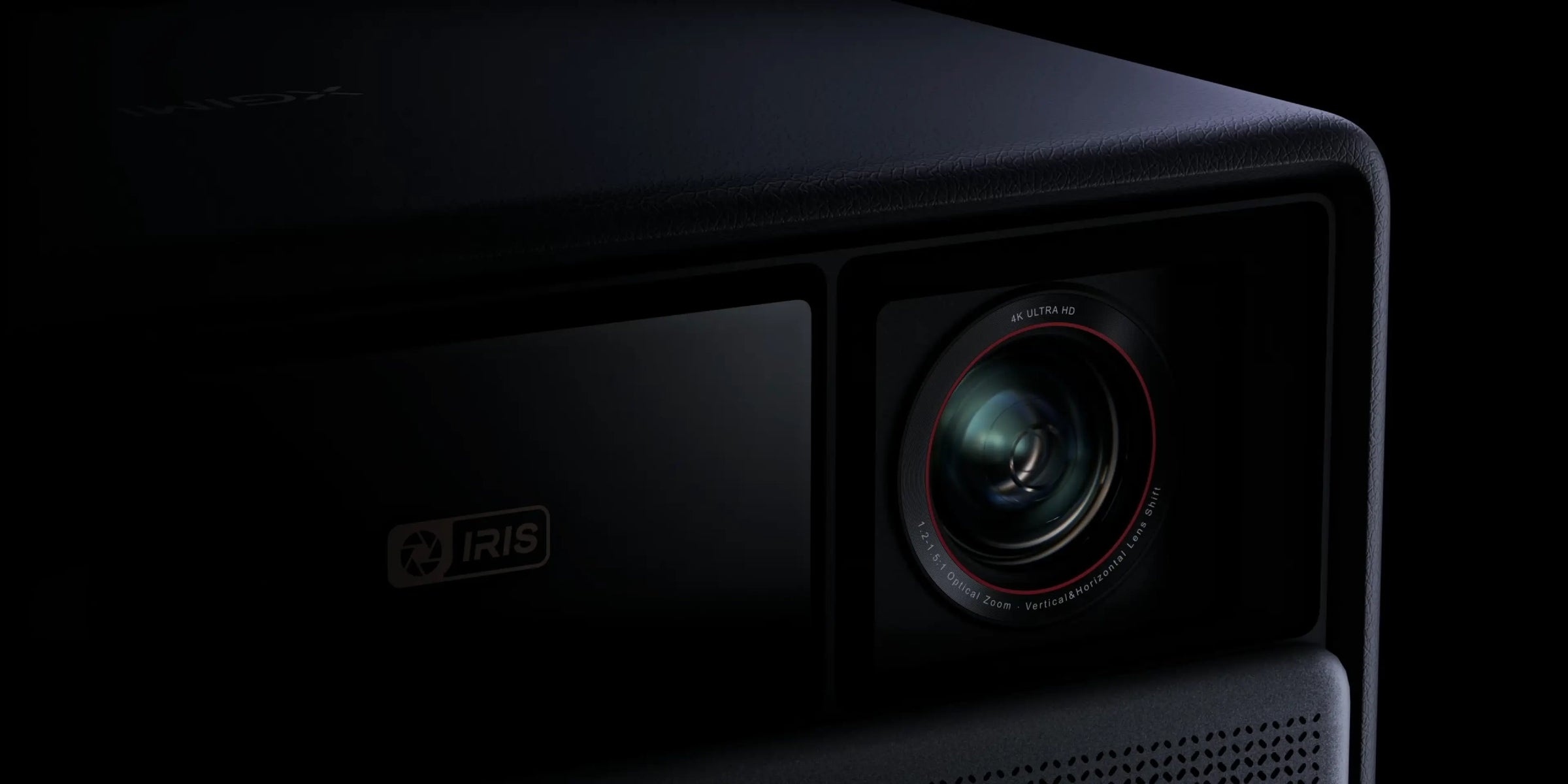 RGB üçlü lazer. 4K 120 Hz.